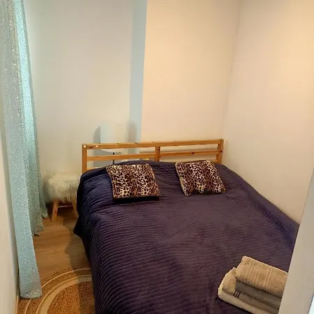 Przytulne - 2 Pokoje,parking,blisko Centrum-6km,tramwaj, Nflix, Park, Spokoj, 公寓