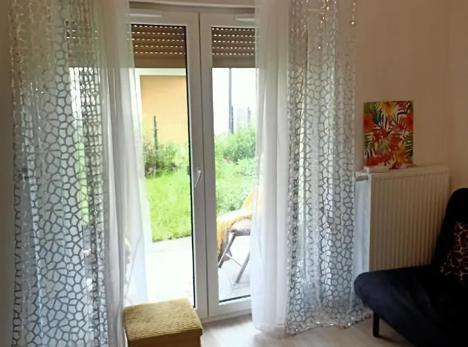 Apartament Przytulne - 2 Pokoje,parking,blisko Centrum-6km,tramwaj, Nflix, Park, Spokój, Wrocław