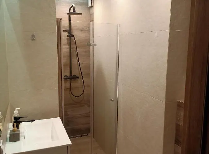 Przytulne - 2 Pokoje,parking,blisko Centrum-6km,tramwaj, Nflix, Park, Spokoj, Apartment